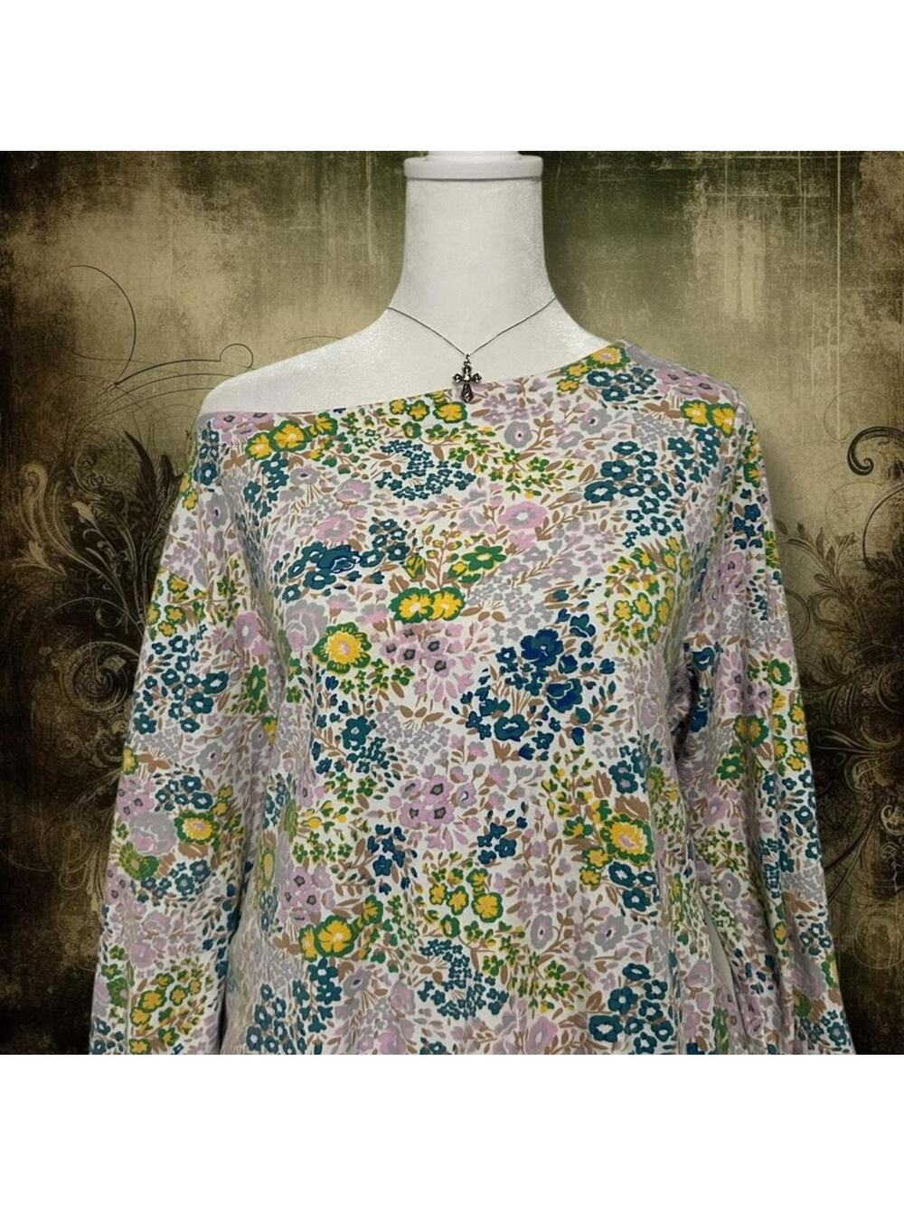 flower clusters vintage floral top soft girl coquette top